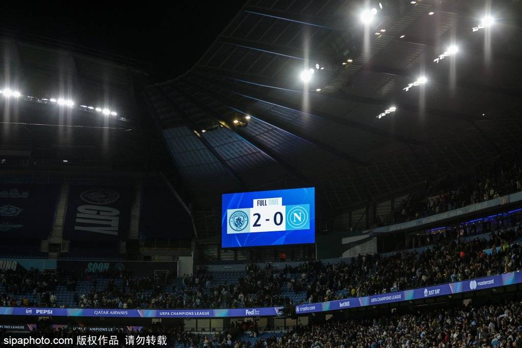 一夜大起大落：曼城多1人久攻不下，巴萨仅1射正取胜，法甲豪门客场崩盘